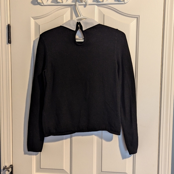 Forever 21 Black Top with Floral Embroidery Peter Pan Collar Size Medium - Picture 2 of 4